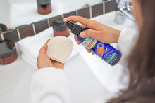 Load image into Gallery viewer, Puressentiel - Idrolato di Fiordaliso Bio - 100% di Origine Naturale - Acqua Floreale - Per Occhi Stanchi e Pelli Delicate - Decongestiona e Lenisce - Con Innovativa Tecnologia Hydraqua - 200 ml